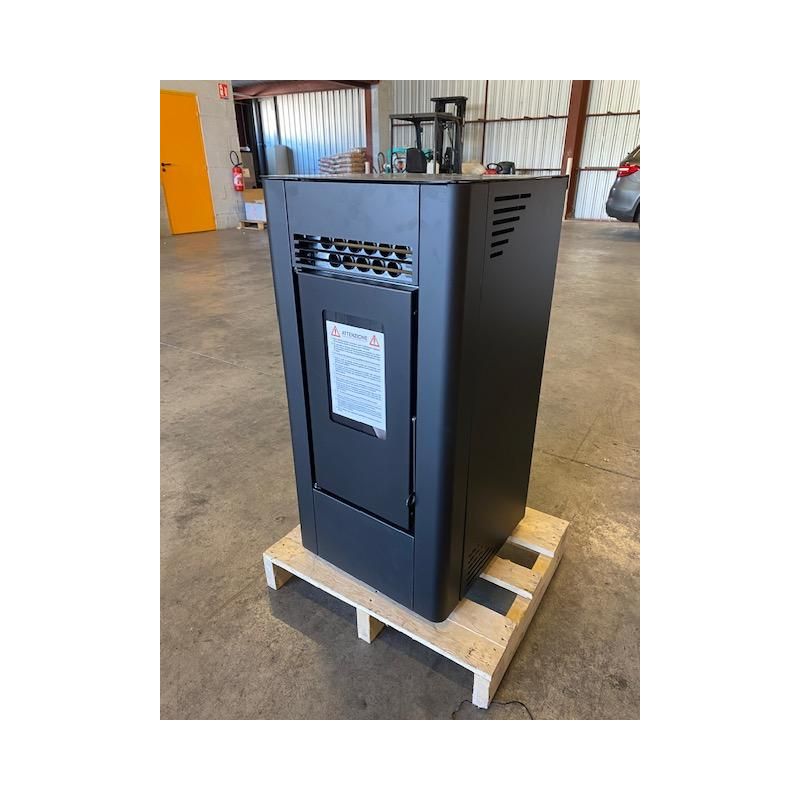 Modèle d'expo - Poêle à granulés étanche - FIREMATIC C9 8.7 kW