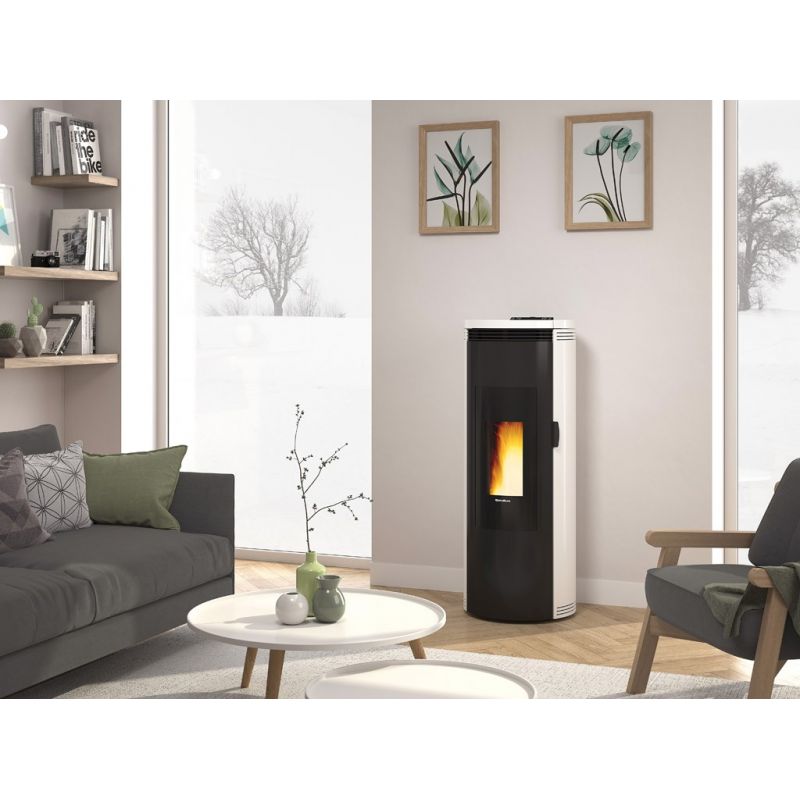 Poêle à granules rond ventilé étanche - EXTRAFLAME Amika 8 kW