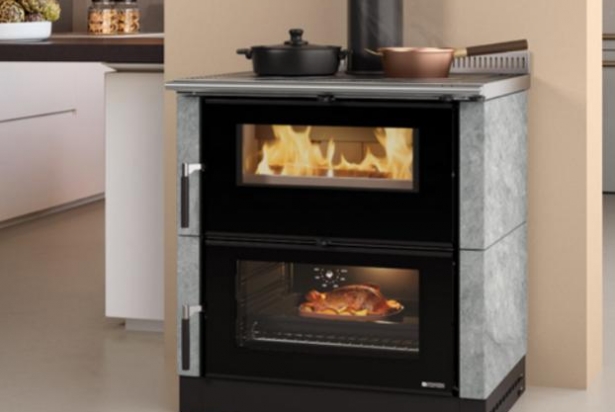 5 avantages d’une cuisinière à bois