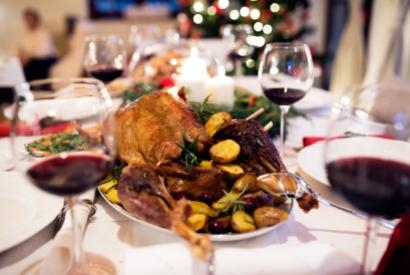 Cuisiner au poêle à bois pour Noël : 3 recettes festives et savoureuses
